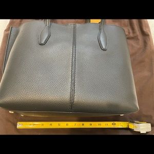 Tod’ Joy medium NWT